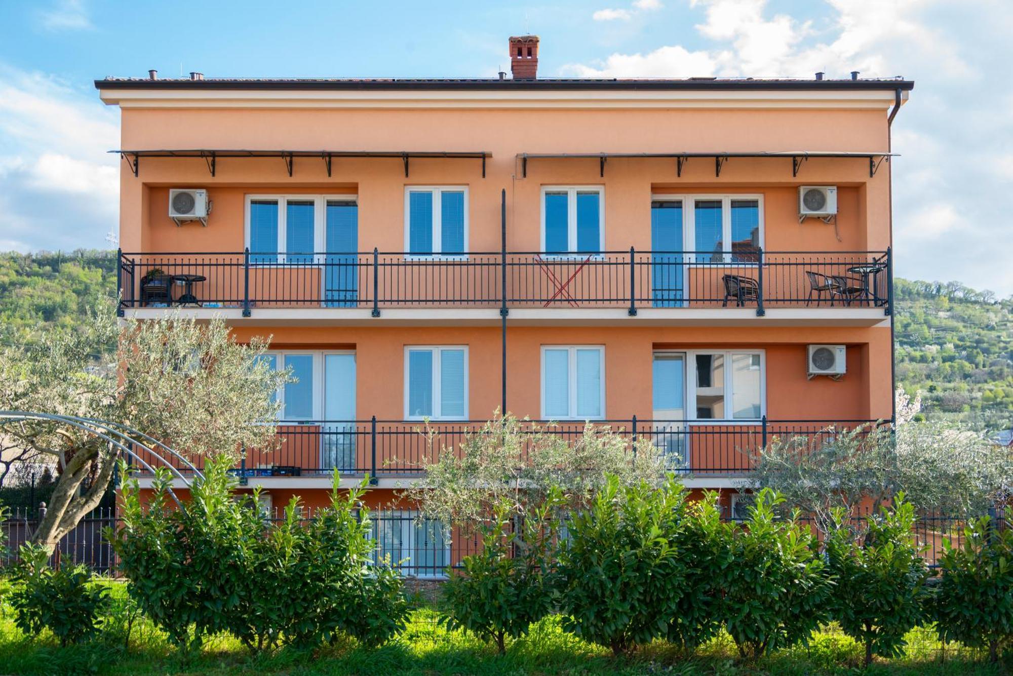 The Orange House Apartamento Izola Exterior foto